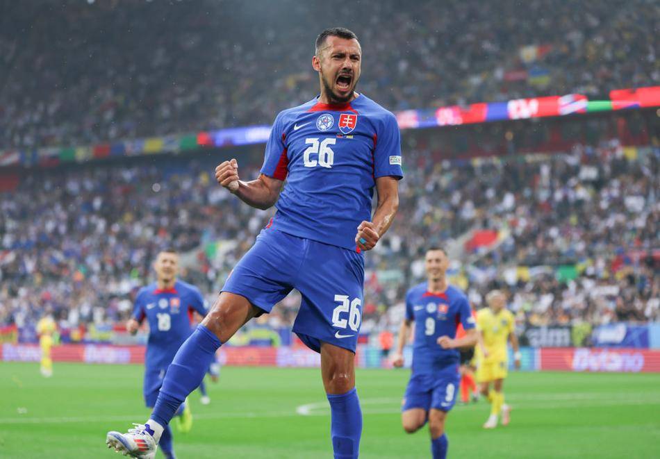 关于斯洛伐克队险胜，晋级形势稍感轻松的信息