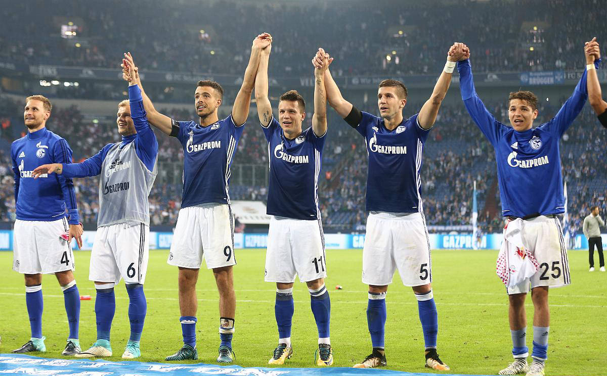 包含沙尔克客场大胜，取得重要分的词条