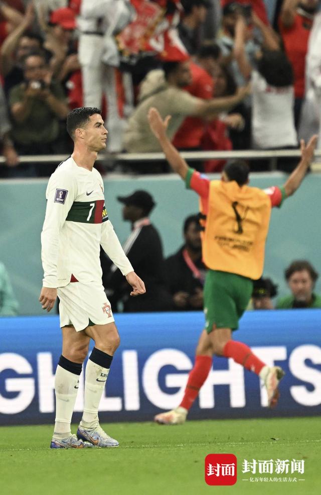 aoa体育新闻-斯洛伐克球员欢庆胜利，翻身成功(斯洛伐克球员欢庆胜利,翻身成功的是谁)