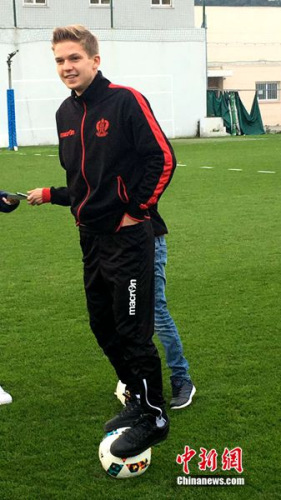 斯图加特队青训培养出新秀，备受赞誉的简单介绍