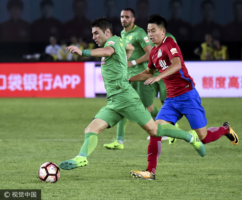 aoa体育娱乐-包含河南建业中场策应出色，帮助球队取得关键胜利的词条