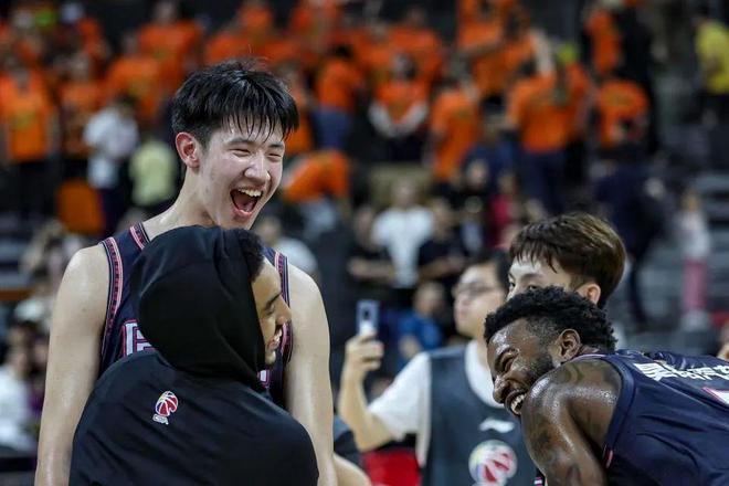 aoa体育娱乐-关于江苏男篮再战广东，迎来重要胜利的信息