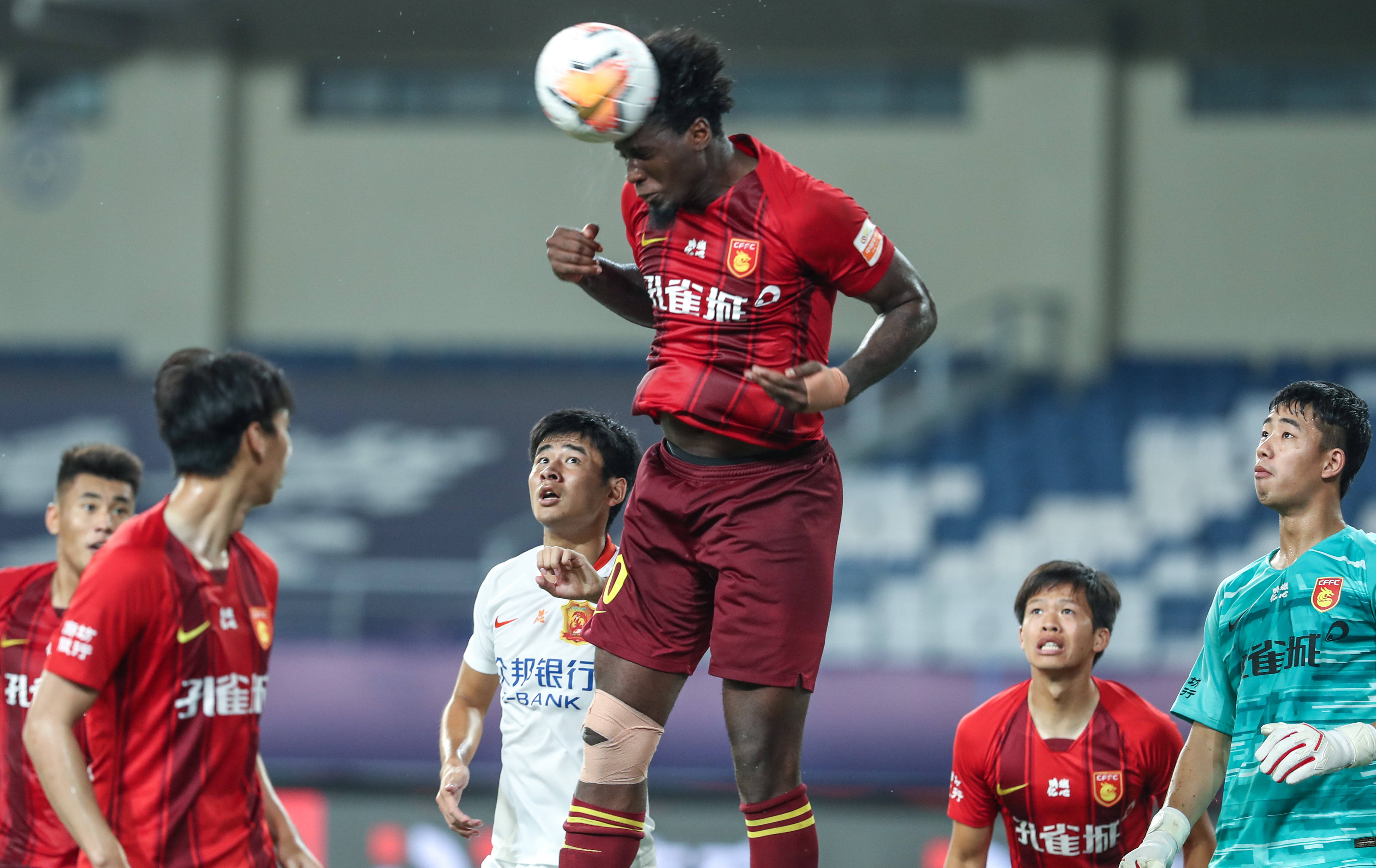 河北华夏幸福主场告捷，击败武汉卓尔队