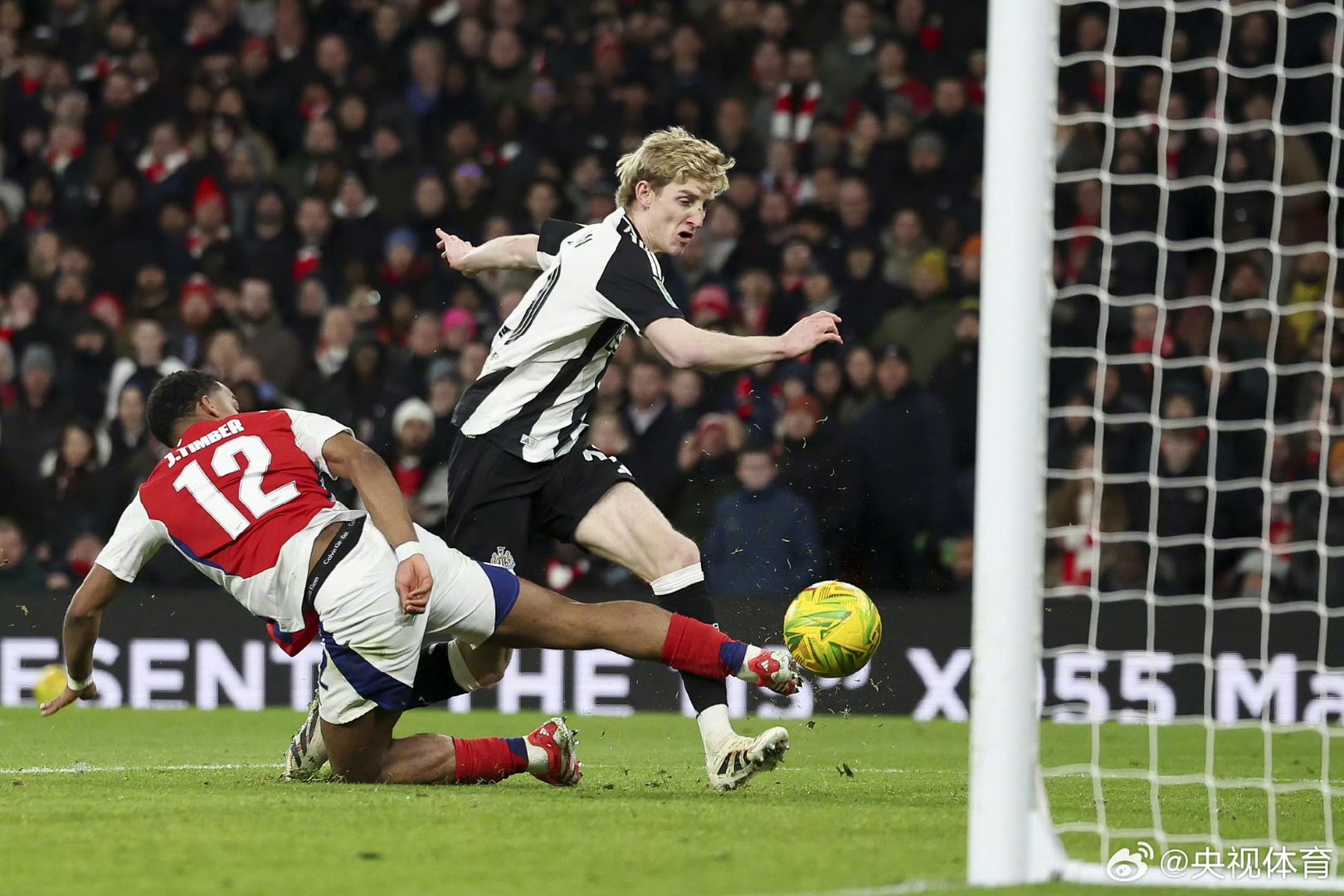 阿森纳客场不敌狼队,遭遇连败的简单介绍 阿森纳客场不敌狼队,遭遇连败的简单介绍