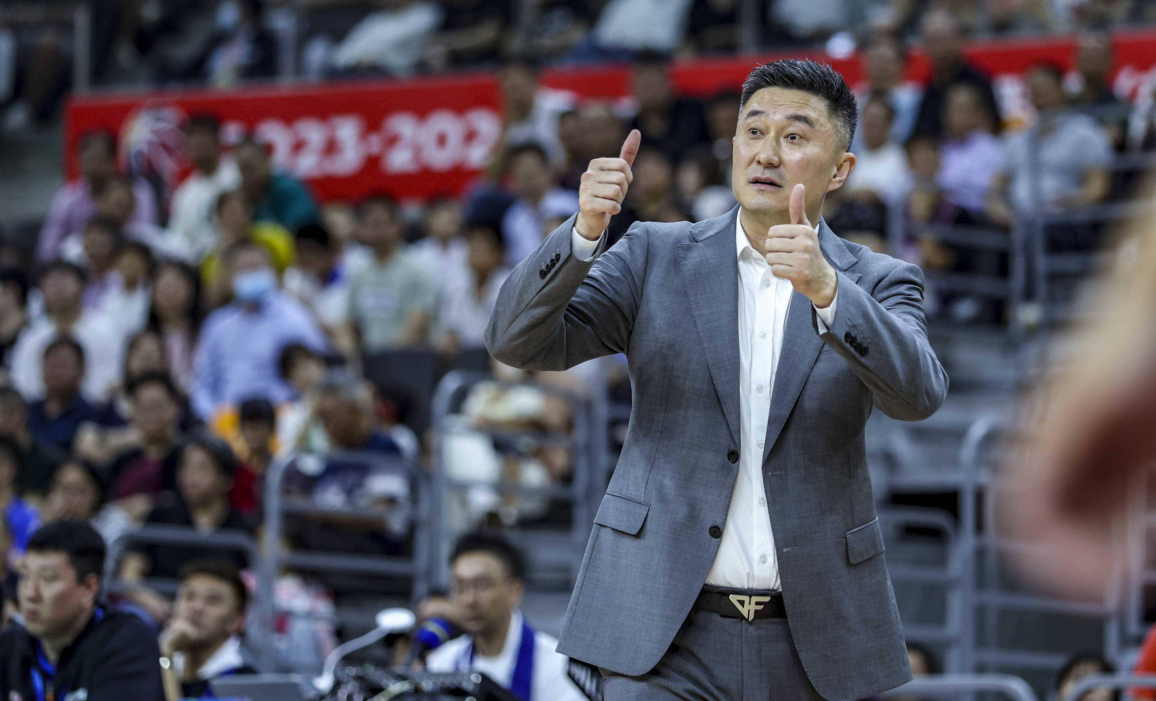 aoa体育培训-广东队主场大胜，豪取六连胜，势不可挡