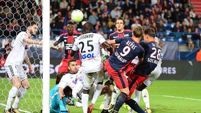 aoa体育娱乐-里昂遭遇连败，陷入保级危机的简单介绍