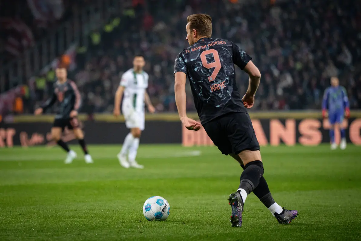 aoa体育娱乐-门兴格拉德巴赫队长表态，赛季目标仍未放弃