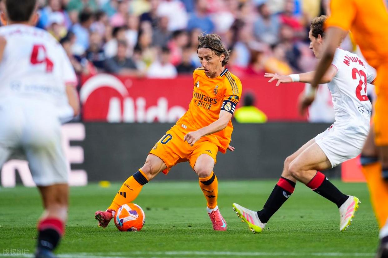 aoa体育官网-皇家社会客场逆袭，西甲豪门反弹态势明显
