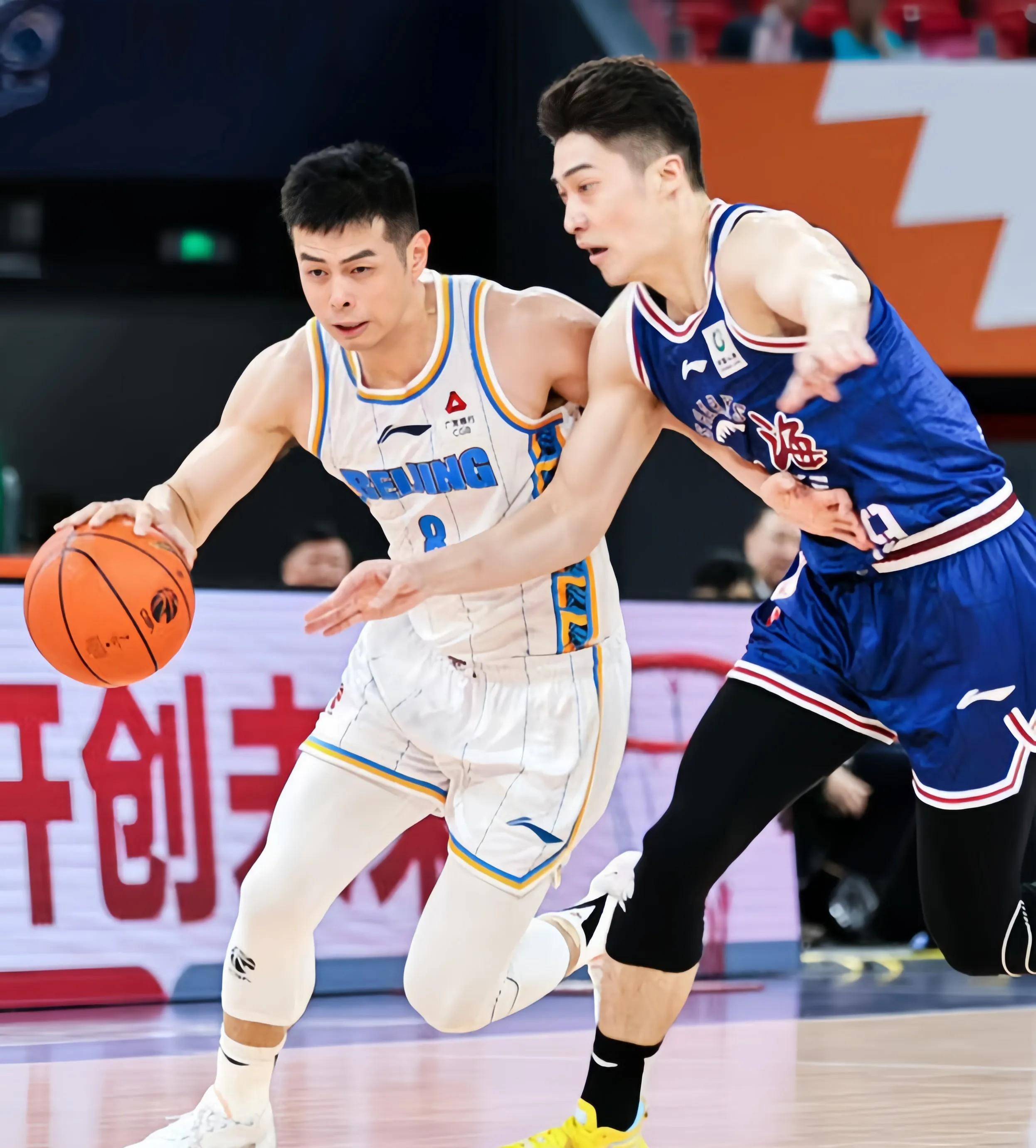 广州男篮迎风冲刺,夺得胜利 广州男篮迎风冲刺,夺得胜利