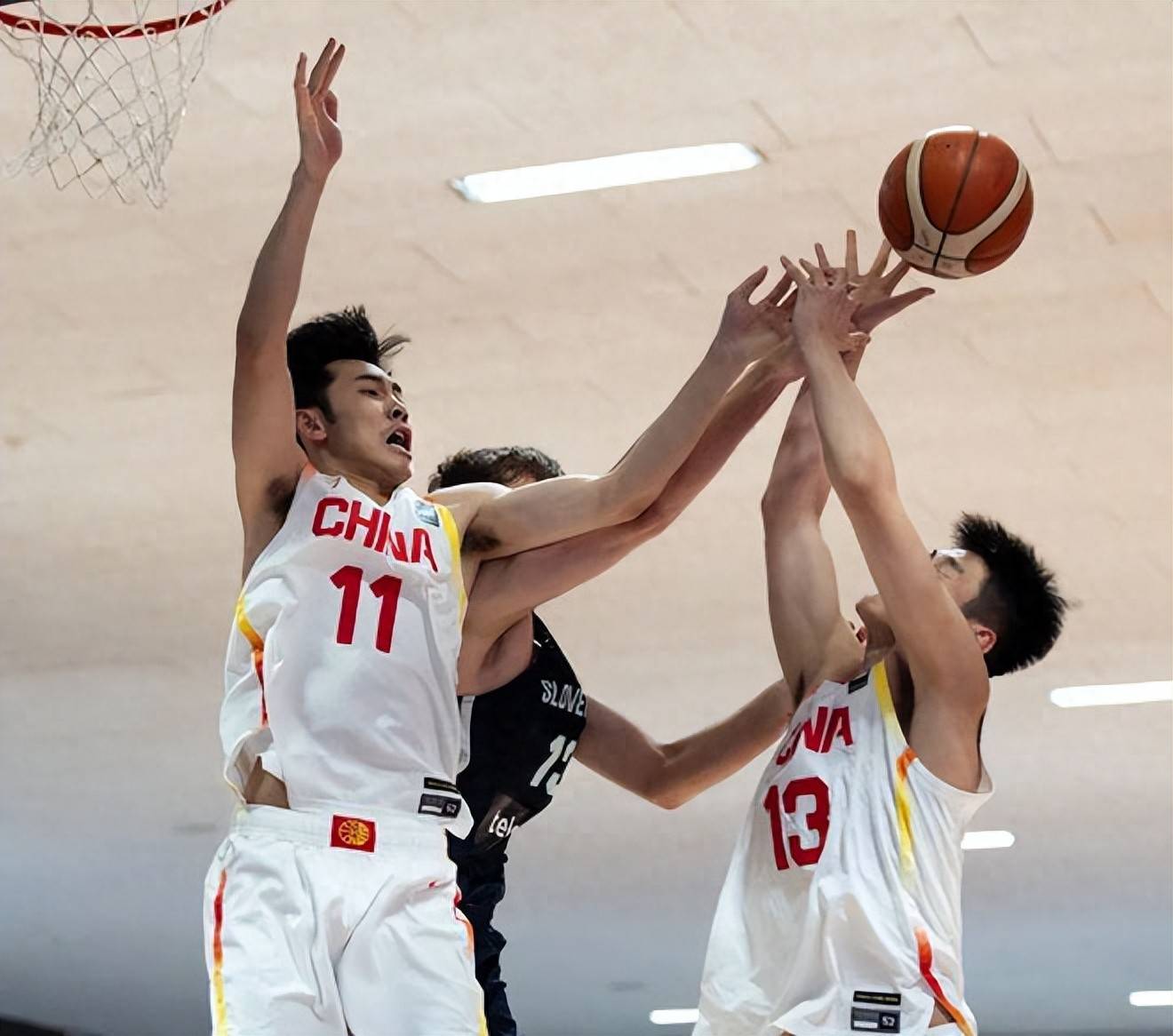 河北男篮遭遇惨败，球员表现出色