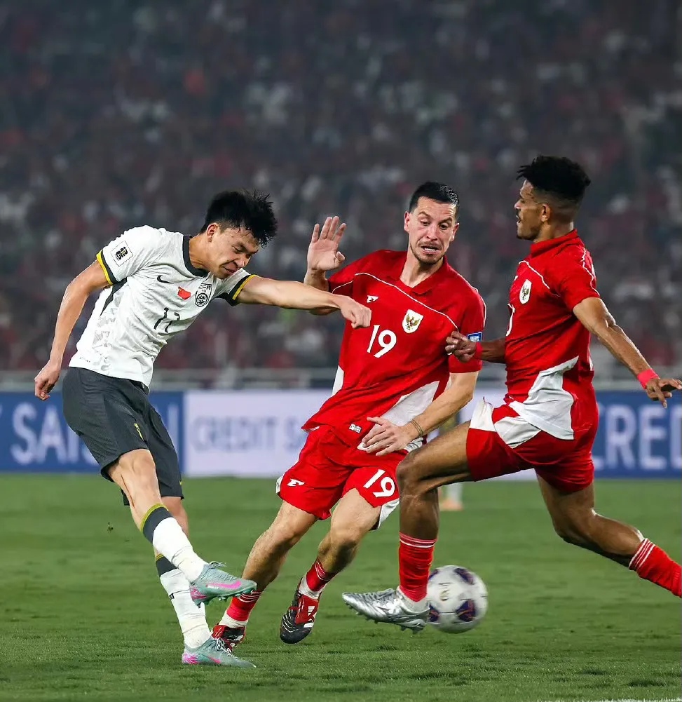 包含足球世界杯预选赛紧张开赛，各队一展身手的词条