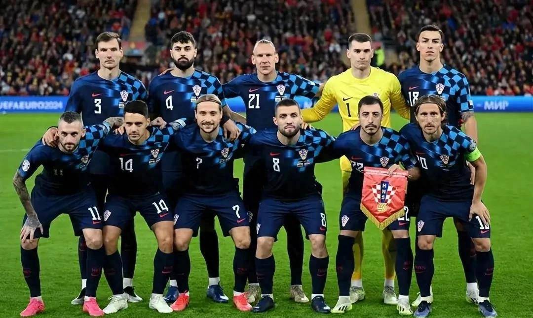 包含罗马尼亚-惊险击败挪威，小组出线展望良好的词条