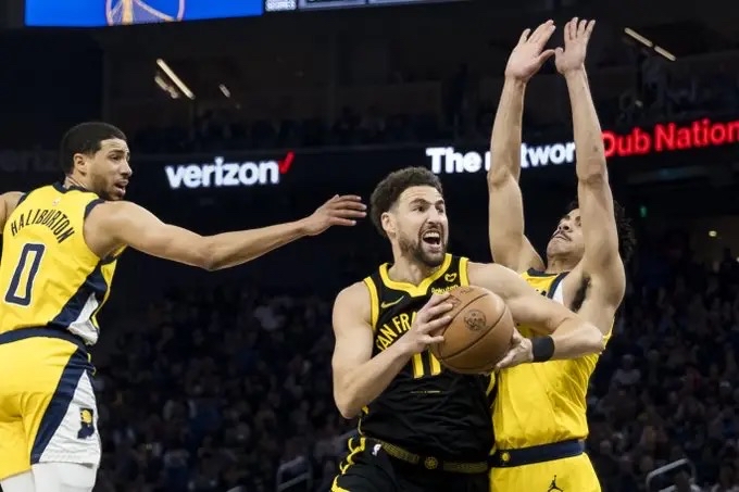 火箭逆转独行侠，憾负雷霆止步季后赛的简单介绍