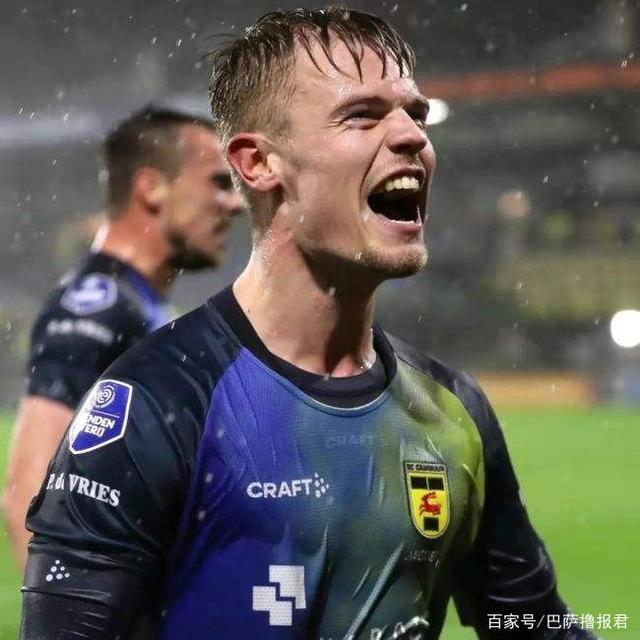 沙尔克04后防稳固,保持不败纪录的简单介绍 沙尔克04后防稳固,保持不败纪录的简单介绍