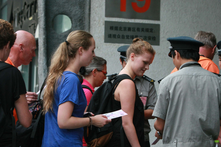 aoa体育培训-蒙彼利埃主场比赛门票已售罄，球迷热情高涨