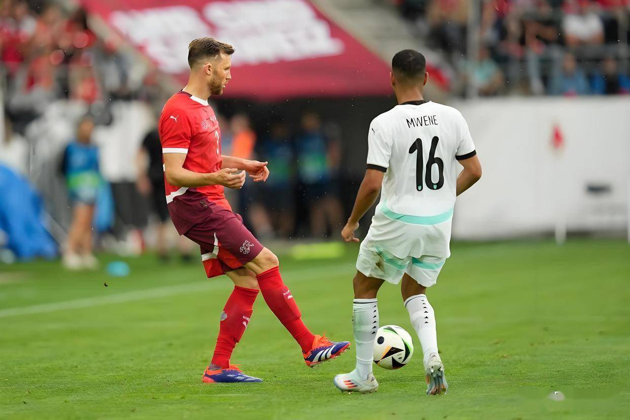 aoa体育教练-关于欧预赛焦点！球队集训中爆发冲突，主力球员遭禁赛的信息